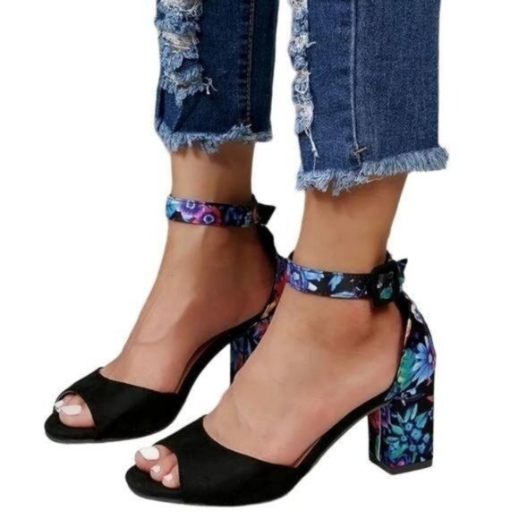 Black Floral Ankle-Strap Block Heel Sandal - Picture 4 of 5
